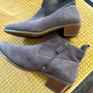 Women’s Vionic Suede Boot